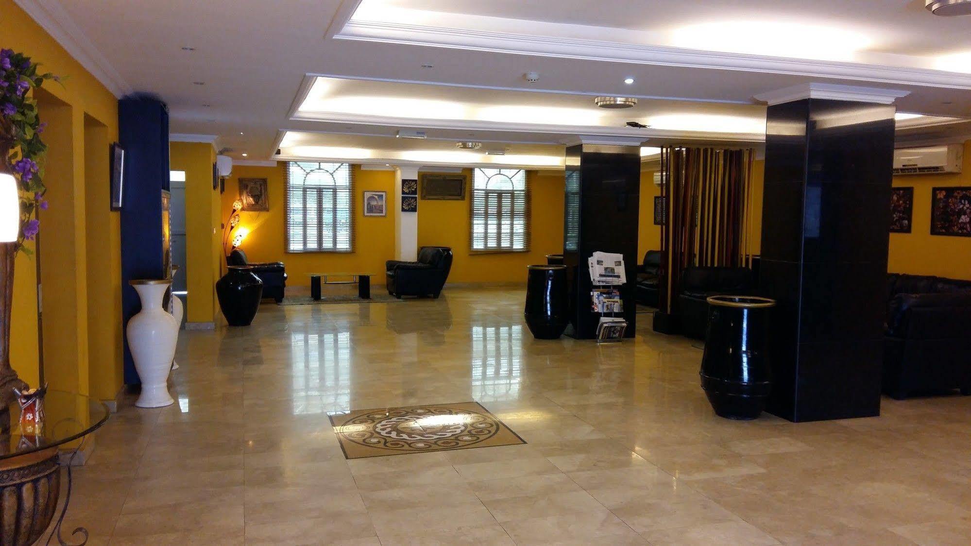 Majestic Hotel Wadi Kabir Exterior photo