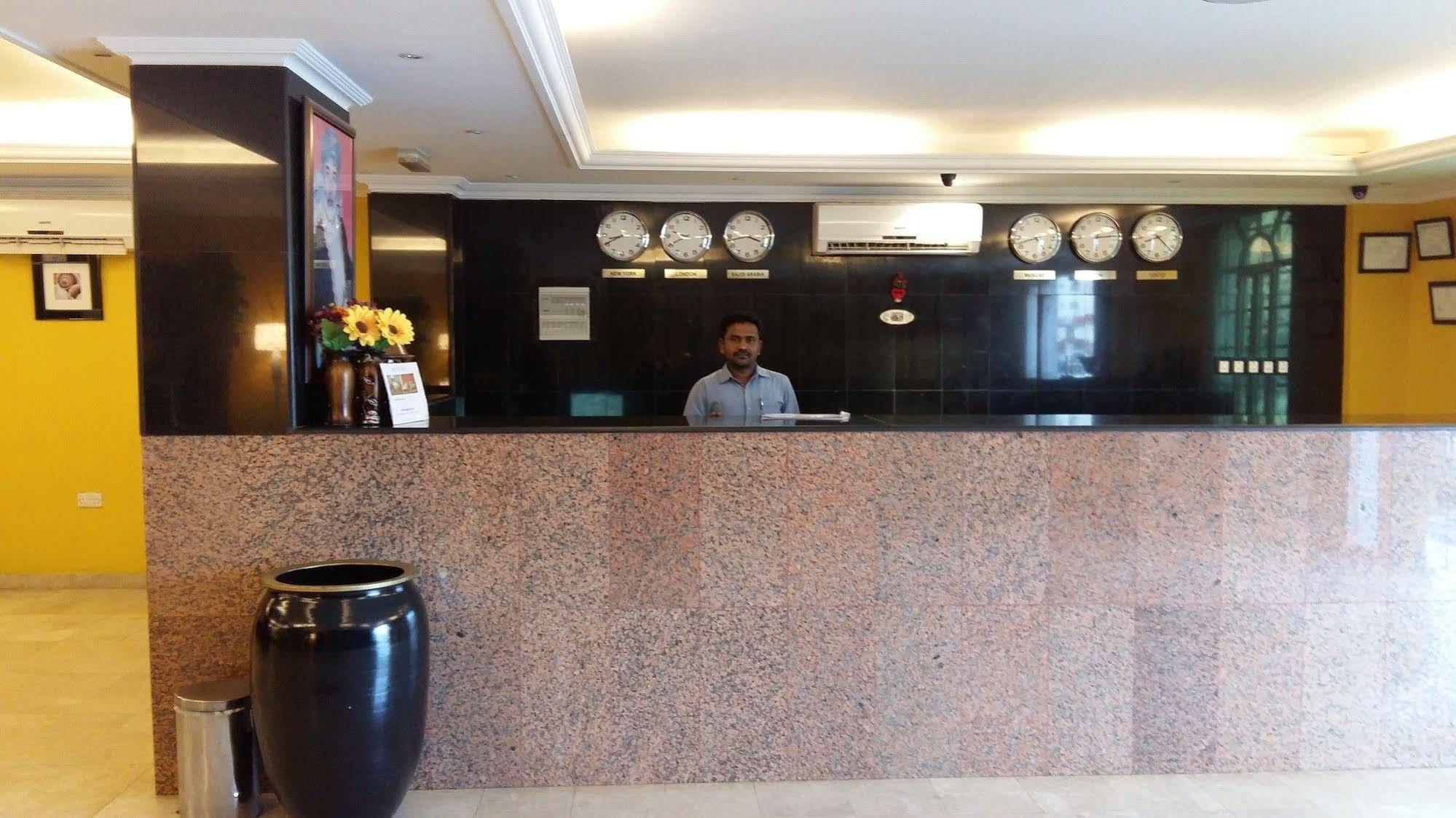 Majestic Hotel Wadi Kabir Exterior photo