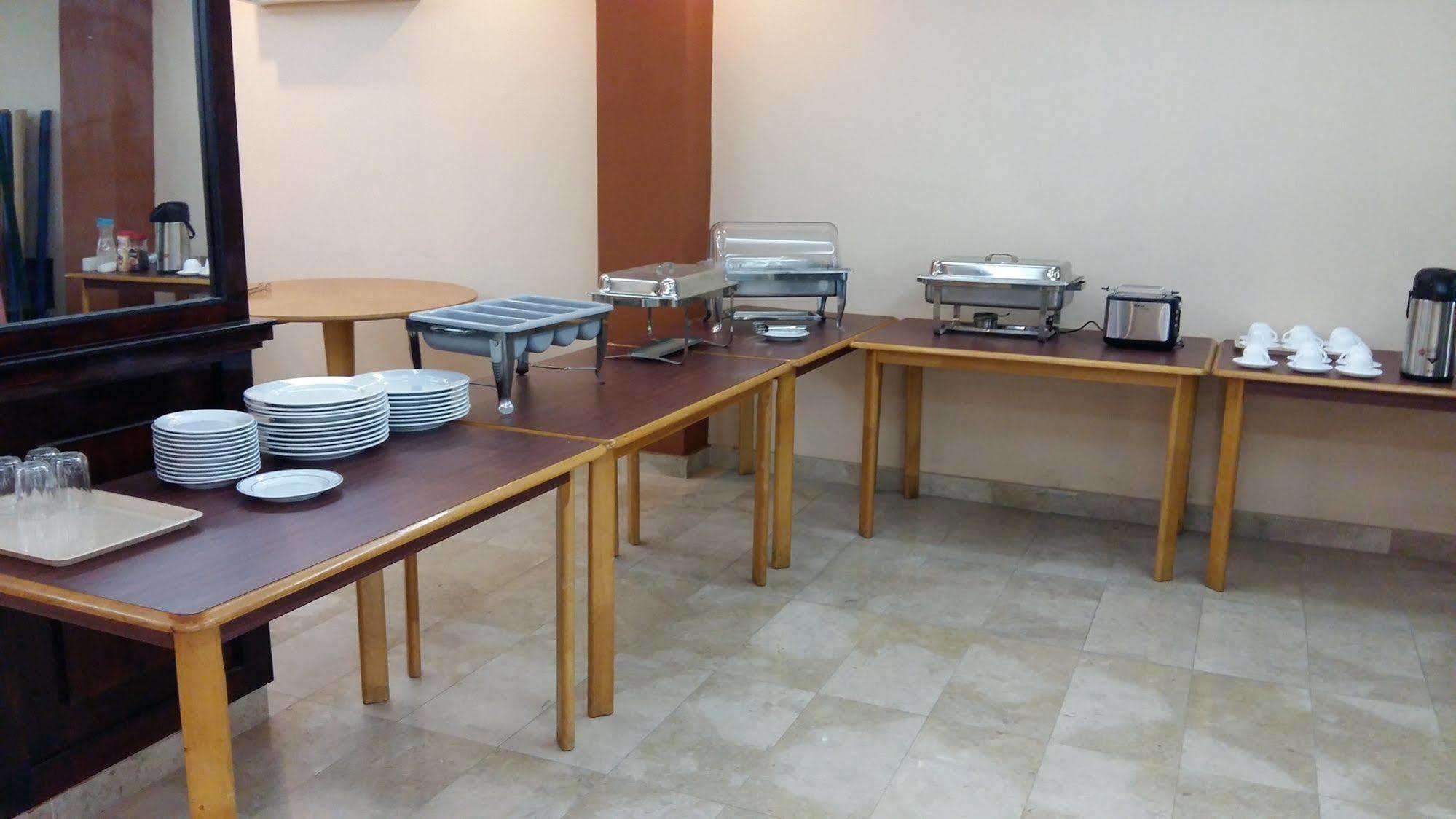 Majestic Hotel Wadi Kabir Exterior photo